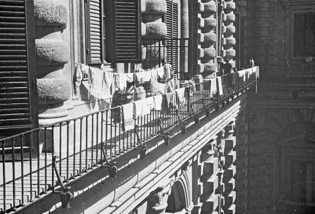 Firenze, palazzo Pitti: sfollati durante il periodo d'emergenza (fine luglio-inizio agosto 1944)