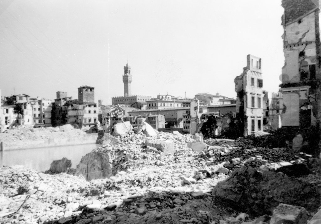 Firenze, borgo San Jacopo dopo la distruzione dell’agosto 1944